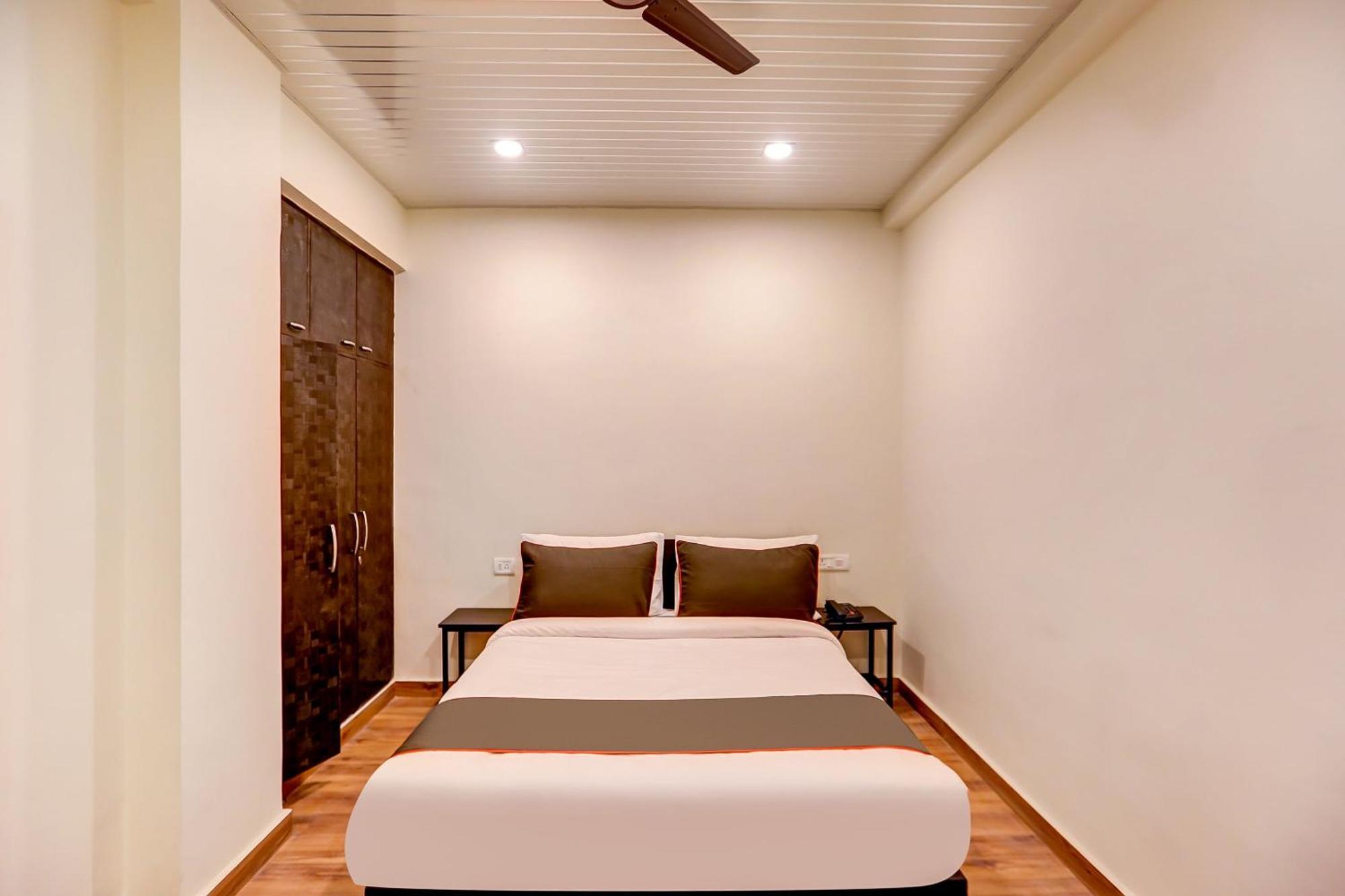 Collection O Sr Inn Awas Vikas Kanpur Luaran gambar
